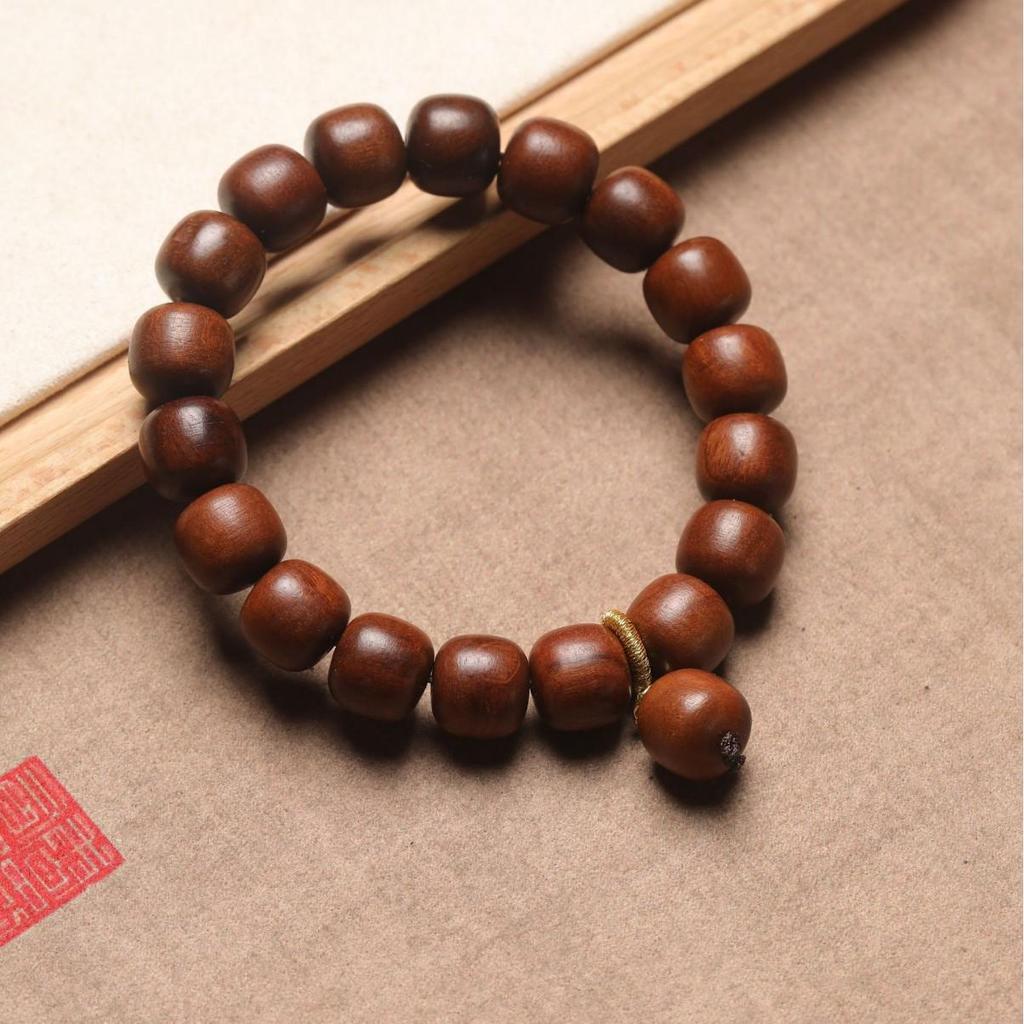Lightning-Struck Jujube Wood Bracelet: Barrel Beads for Men and Women, Old-Style Buddhist Beads, Perfect for Wear and Play.