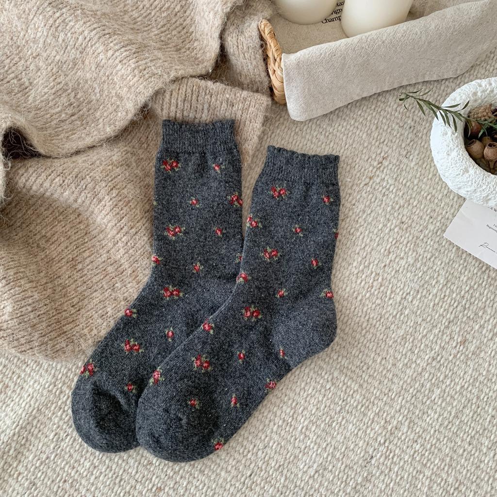 Retro Small Flower Wool Socks Korean Pile Socks Mid-Tube Socks Pile Socks Simple Style Of Gold Feeling