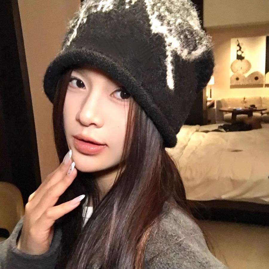 Double inin versatile butterfly knitted cold hat women's winter warm face small headhat