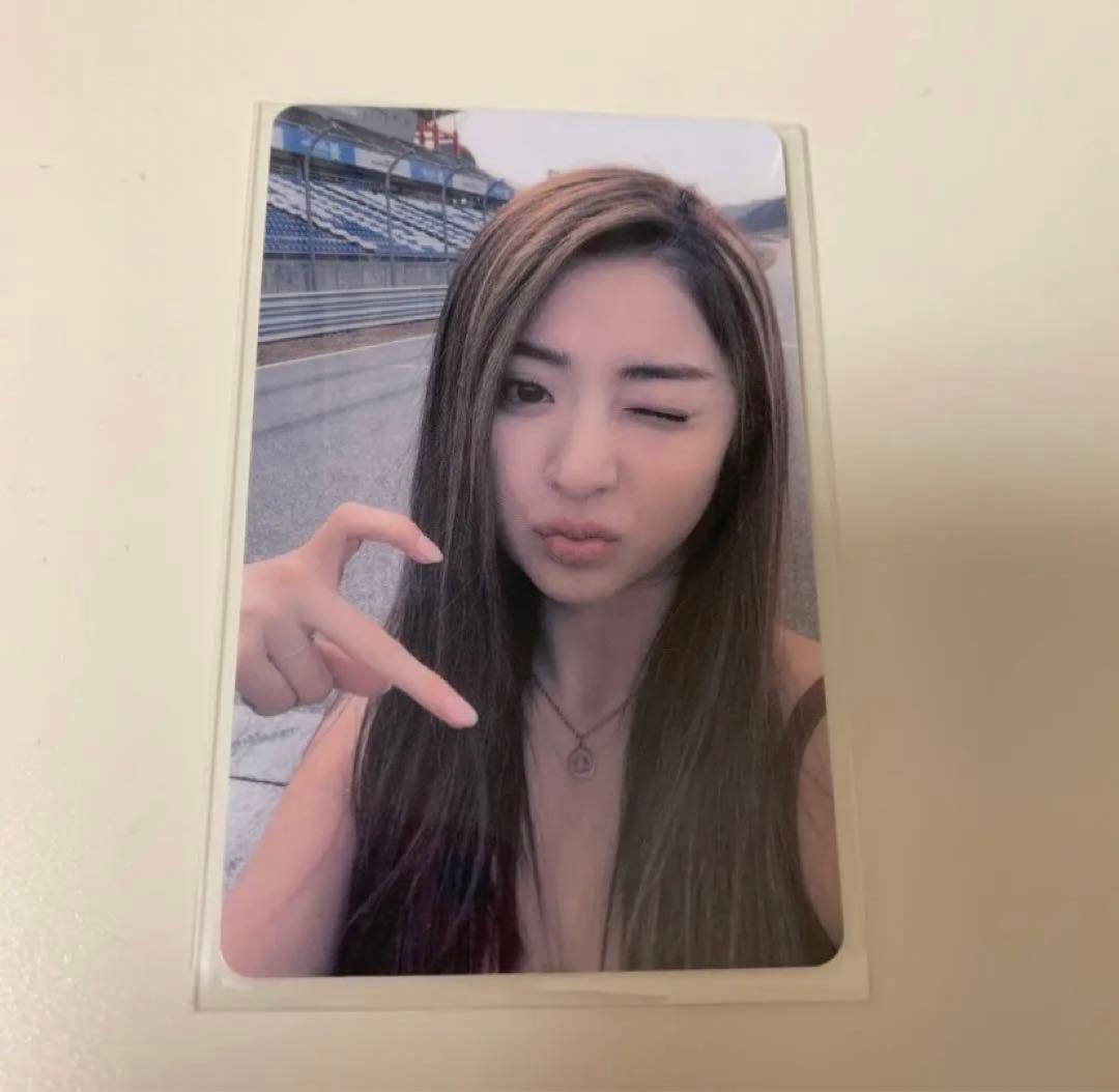 [USED] LE SSERAFIM Yunjin Photocard