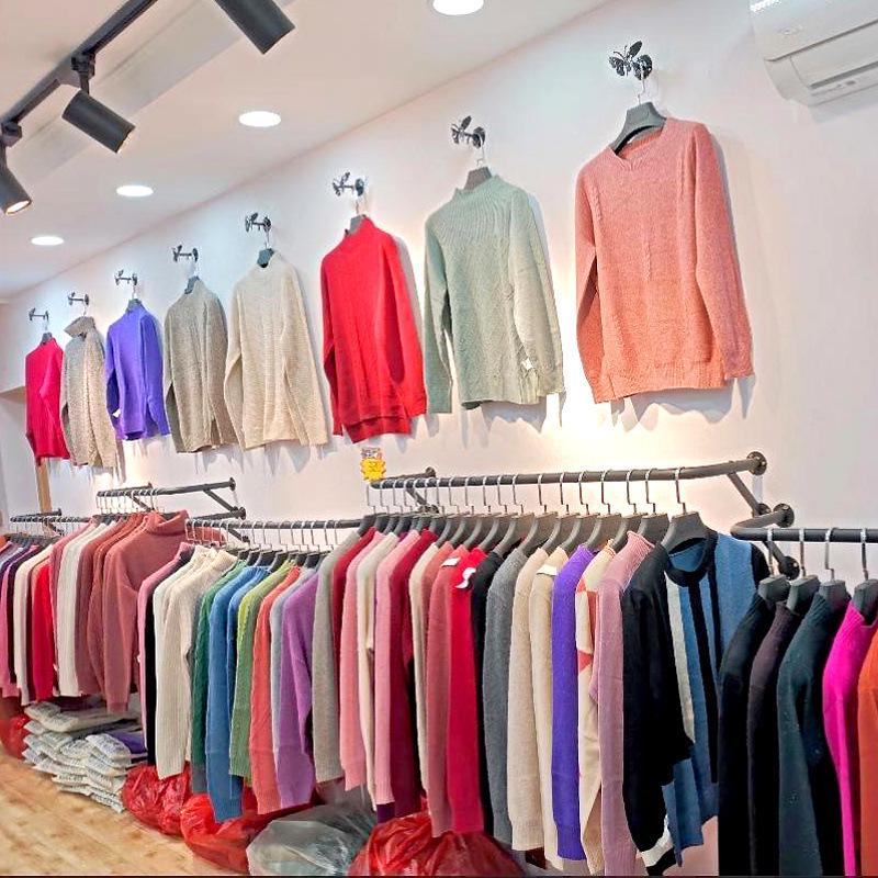 Wall-Mounted Clothing Display Rack for Women's and Children's Wear Stores