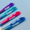 Penna cancellabile Mo Mo Le attivata a pressione, colore Inchiostro Orchidea, 0,5 mm, Blu Cristallo con Nero Carbone, Retrattile per Studenti.