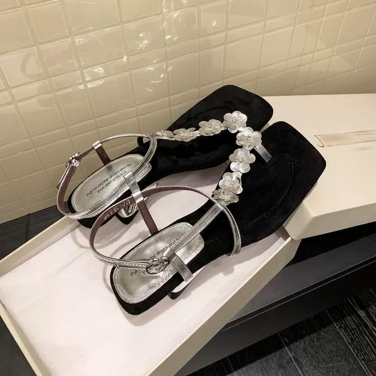 Fashion French Niche Silver Toe Sandals Women's Summer 2025 New Low Heel Roman Shoes