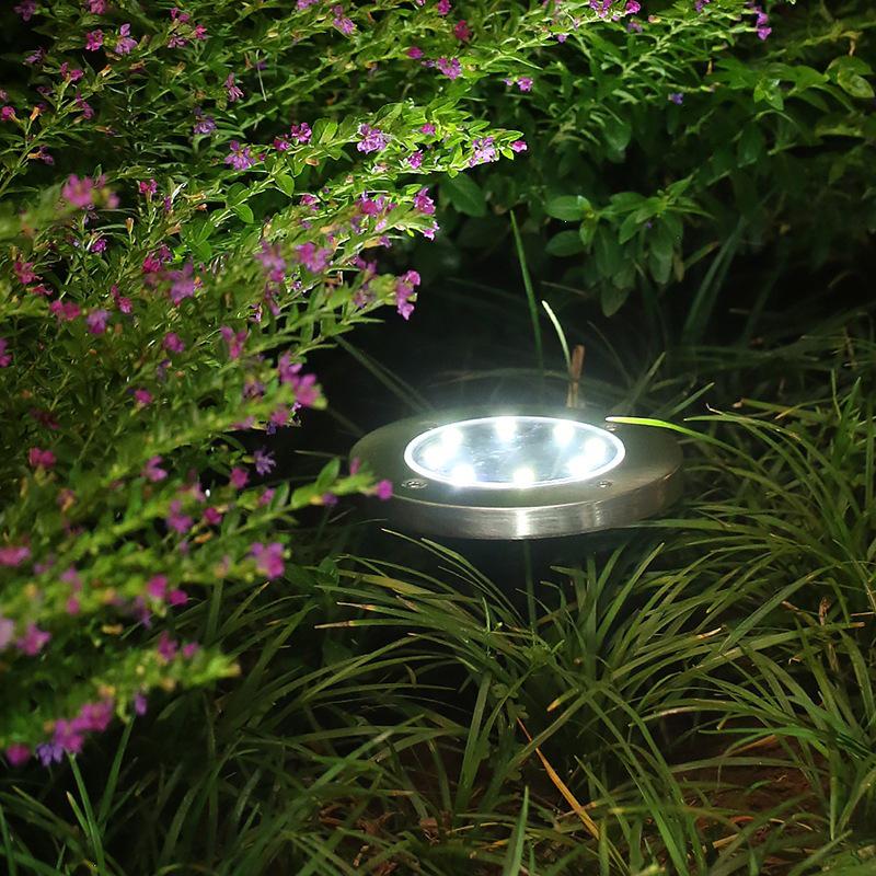 Solar 8-LED Ultrasonic Rodent Repellent Lawn and Yard Light Stake.