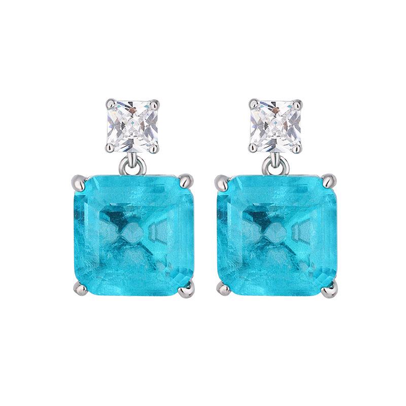 Women's Lightweight Luxury Design Elegant Geometric Necklace Set Fashionable Multi Functional Niche Design Sense Set