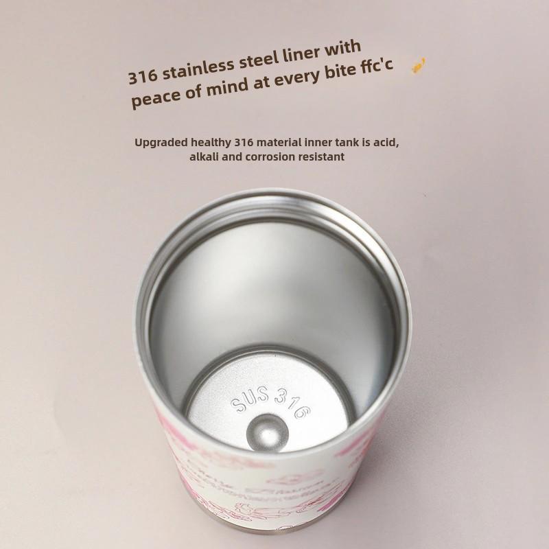 Jednoduchý moderní šálek kávy z nerezové oceli 316 s izolací a brčkem může být vhodný doprovod k vysoce hodnotné cestování, sportu a volnočasové kávě.