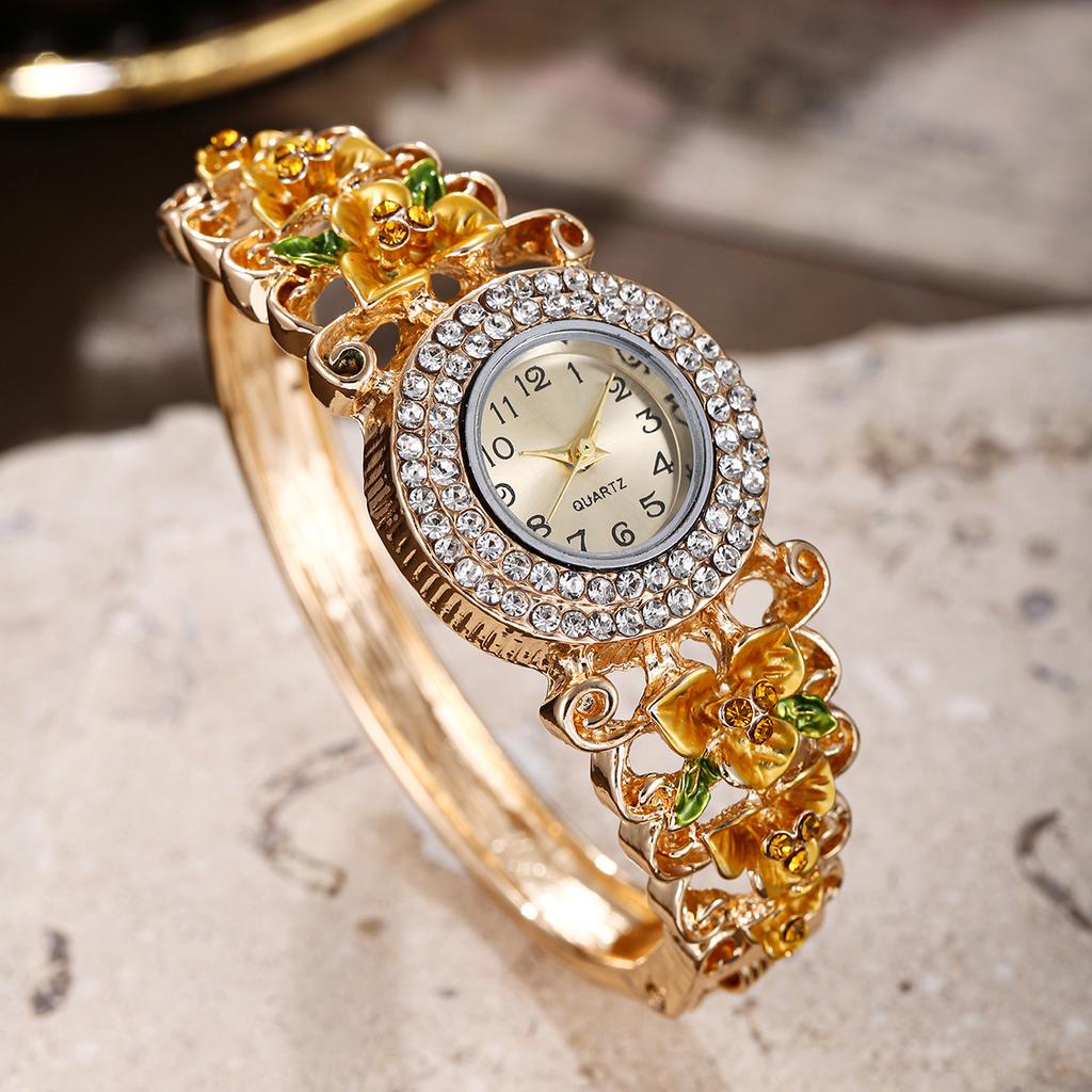 Vintage Court Style Floral Watch for Women Quartz Wristwatch