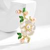 New Retro Women's Luxurious Brooch Simulation Pearl Elegant Flower Temperament Western Clothing Accessories Holiday Gifts