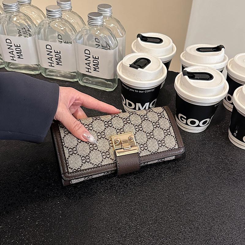 Classic Cross-border Ladies Long Wallet with Multi-card Slots and Versatile Clutch Design, Now 30% Off!