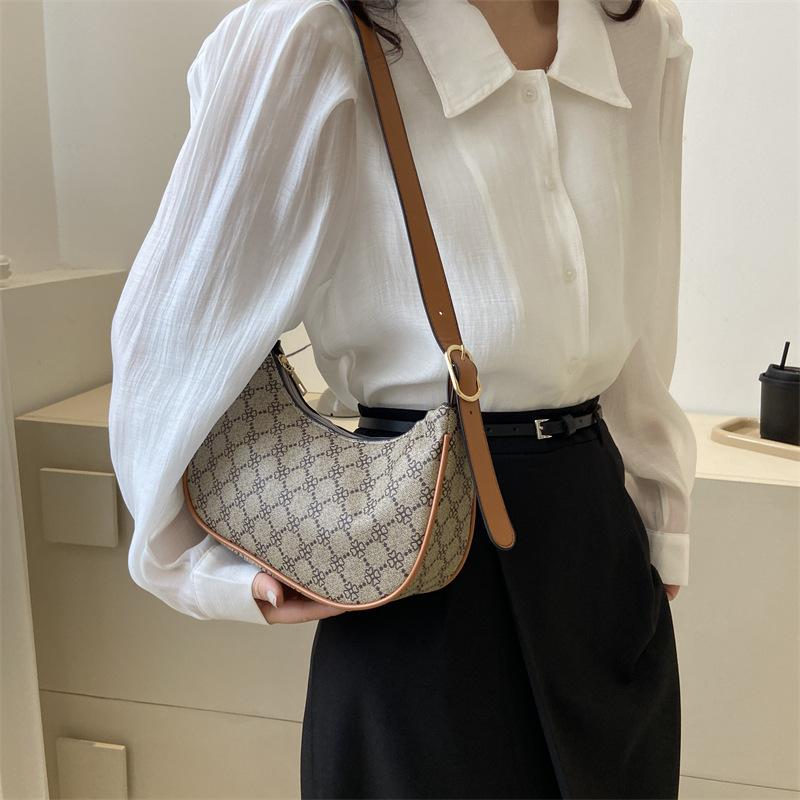 Pu Vintage Stylish New Moon Shoulder Bag In Chic Coffee And Cream Colors Perfect For Use Everyday