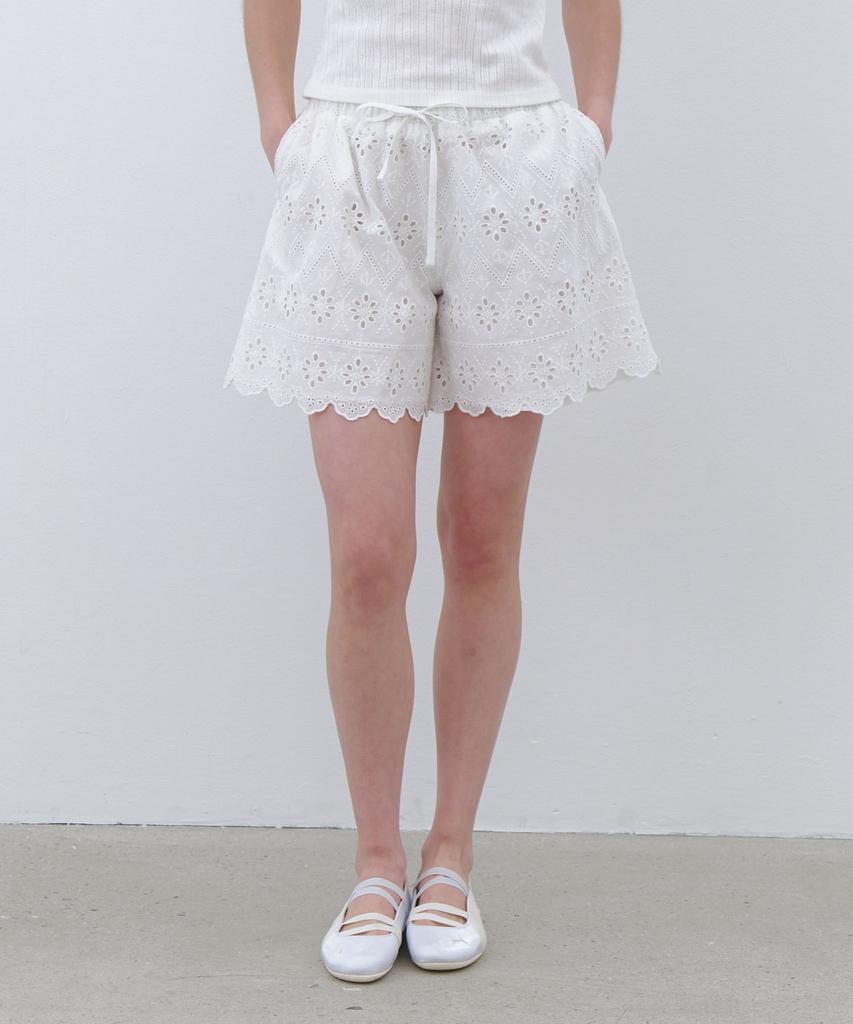 CLUNY Eyelet Lace Shorts - White