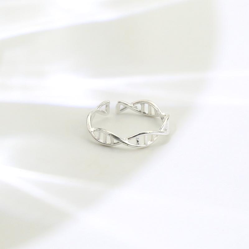 Versilberter Personalisierter DNA-Doppelhelix-Offener Ring - Einzigartiges Geschenk für japanische & koreanische Frauen.