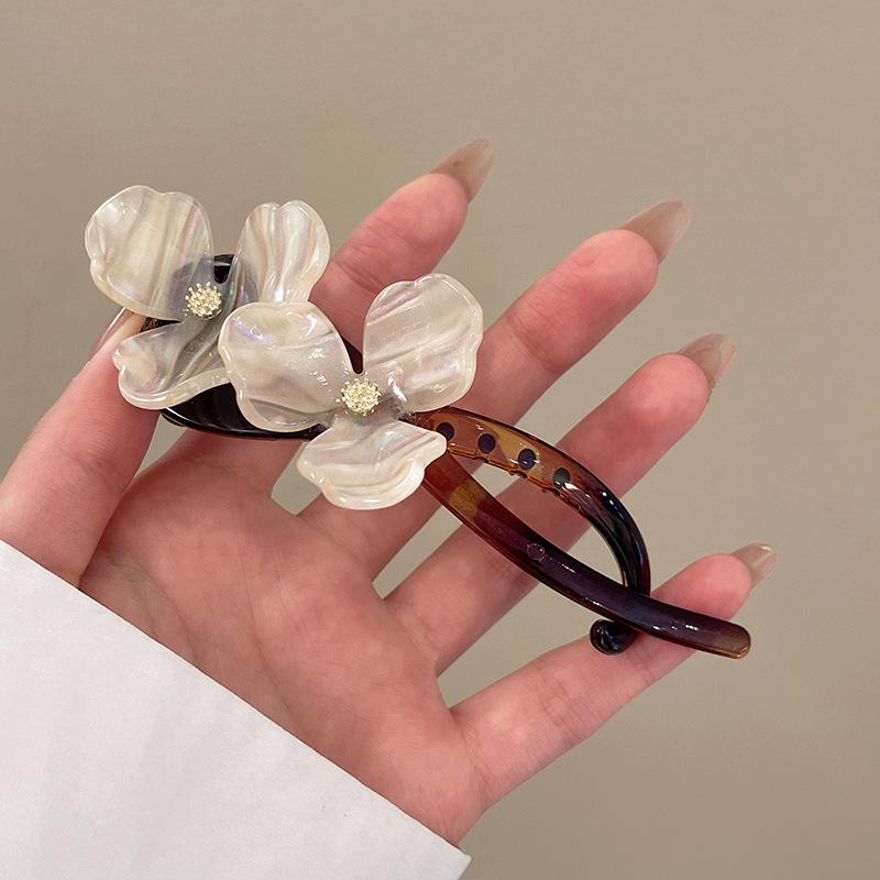 Vintage Smirk Bead Twist Clip One Line Hair Clip Women's Back of The Head Bun Grab Clip 2024 New Premium Hair Accessories
