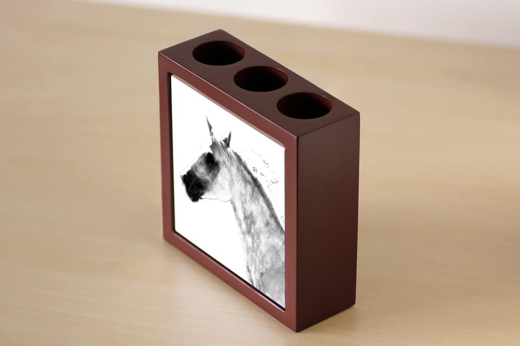 Barb Horse – Pen holder with a horse, desk organizer with a print | Art-Dog