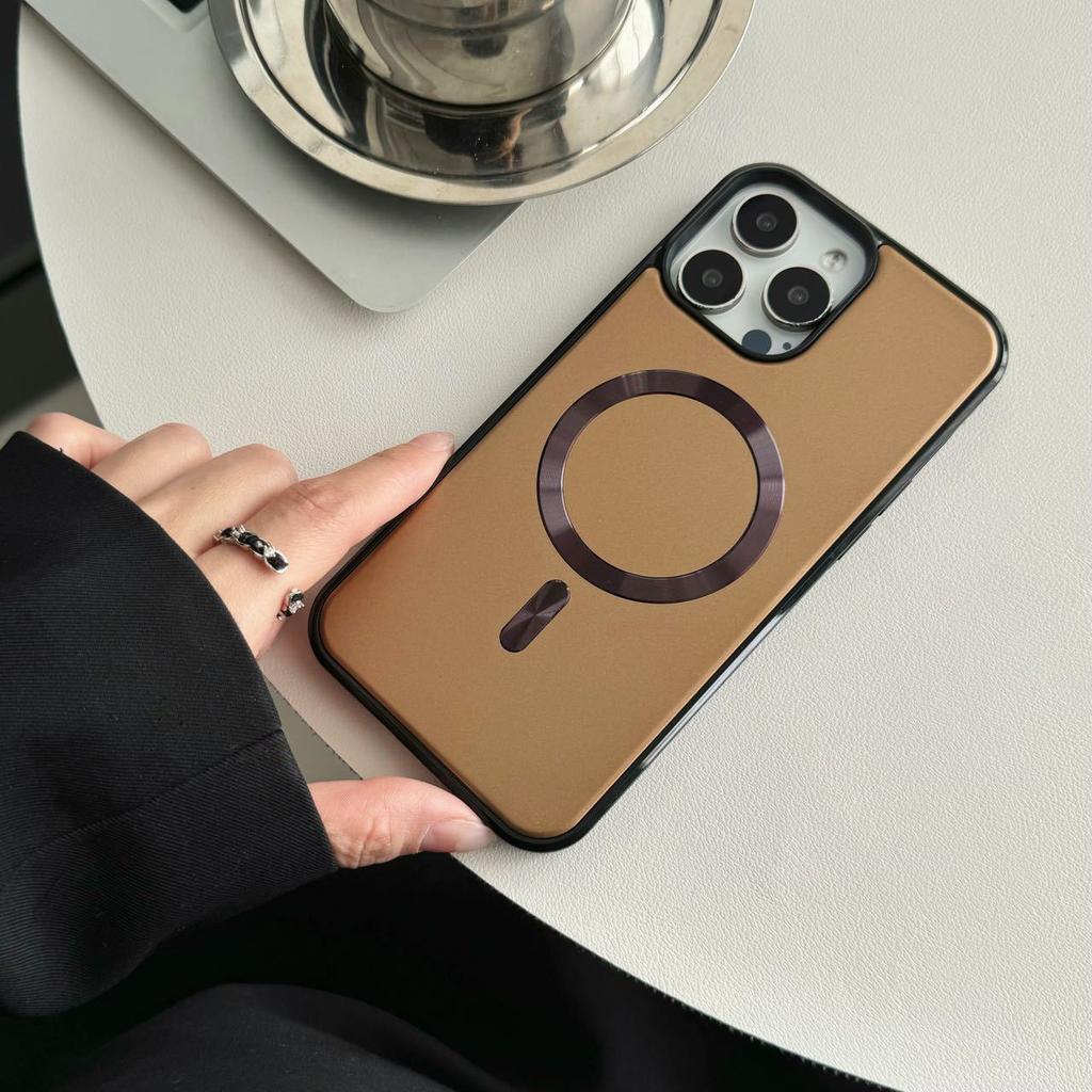 Złota Tarcza Odpowiednia dla IPhone16 Jednolity Kolor Skóra w Dotyku Wzór CD Magnetyczne Etui z Przyssawką Apple 16PM Magnetyzacja Dwa w jednym 15 Etui Ochronne