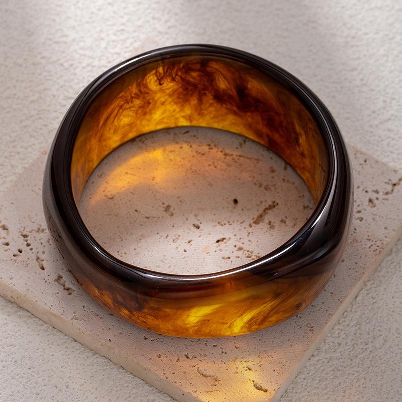 Geometric Smudge Bracelet Wide Version Curved Resin Bracelet Niche Premium Retro Amber Jewelry