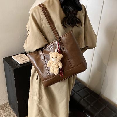 Retro Large-capacity Bag Women's 2025 Winter New Shoulder Bag Fashionable Foreign Style Fashionable Commuter Tote Bag