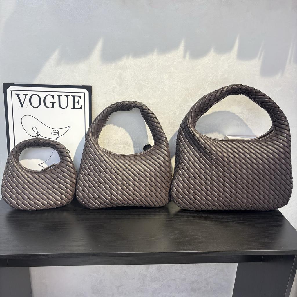 2026 Bag women's premium texture hand-woven hand carry shoulder crossbody chain round bag