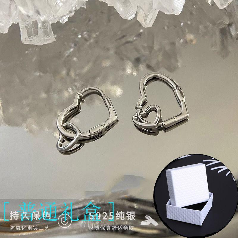 

Серьги-клипсы из стерлингового серебра 925 пробы в виде двойного сердца, женские, 2023, новинка, трендовые серьги-пусеты, серьги с особым дизайном, летние, маленькие Pair of double Heart earrings [gift box]]