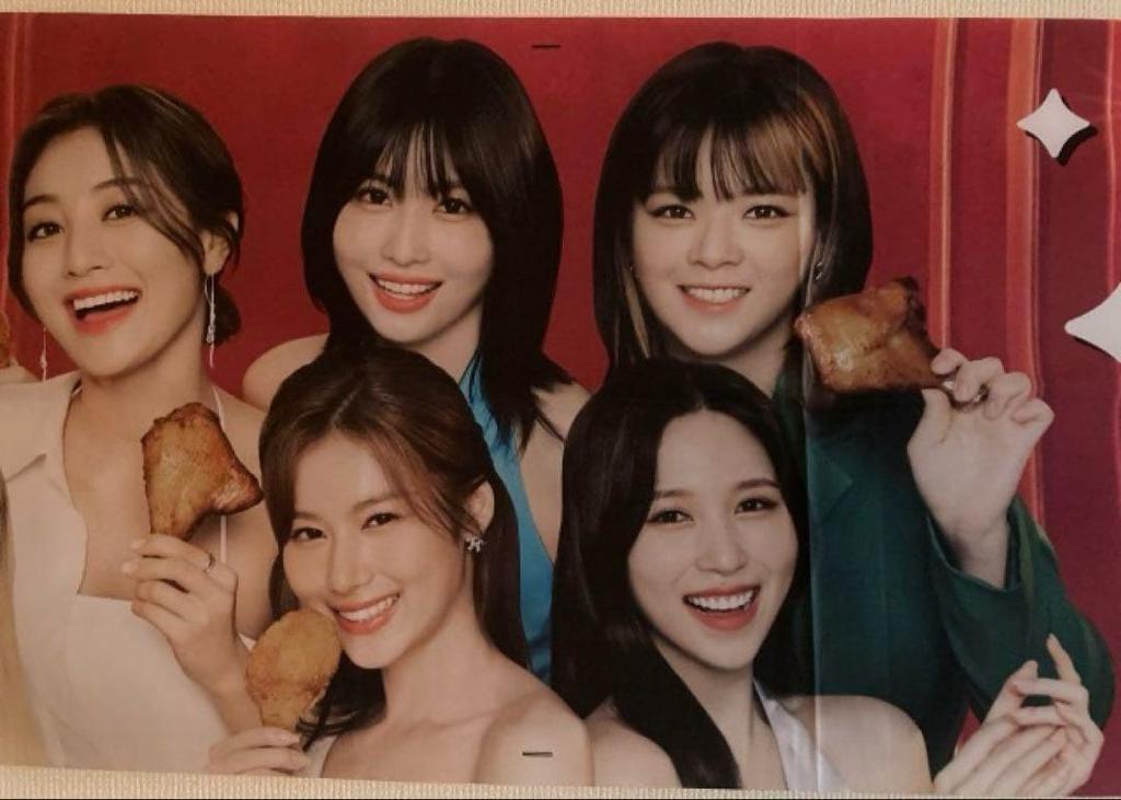 [USED] TWICE Christmas campaign promotional banner