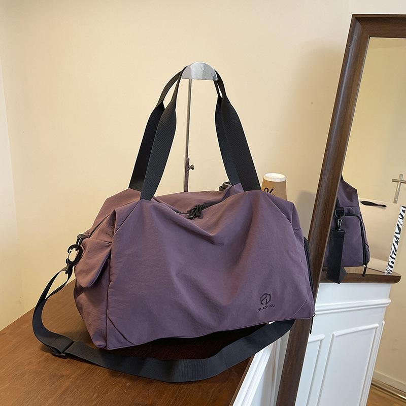 Women's Lightweight Large Capacity Travel Bag - Fashionable & Versatile for Sports and Fitness