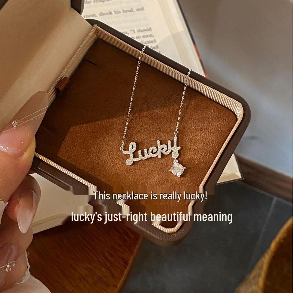 Collier élégant en argent sterling S925 avec diamants moissanite complets et design de lettre porte-bonheur