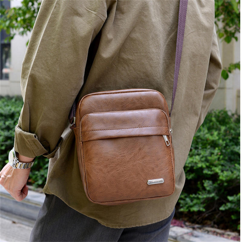 Men's Retro Crossbody Shoulder Bag Large Capacity Lightweight Business Messenger Bag for Travel Trip