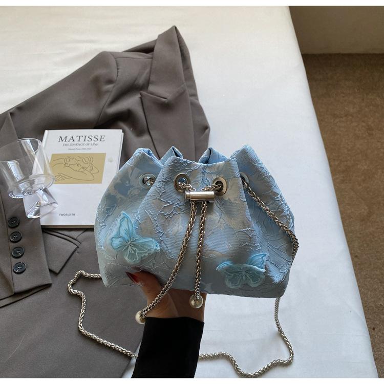 

Маленькие сумки сегодня популярны, женские новые тканевые сумки, сумки-ведра, универсальные сумки-мессенджеры на цепочке.