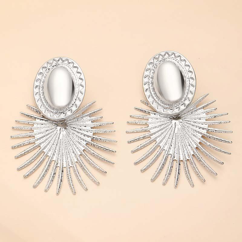 Exaggerated Metal Fan-Shaped Drop Earrings for Women Vintage Gold Color Irregular Oval Personality Earrings Jewelry Accessories