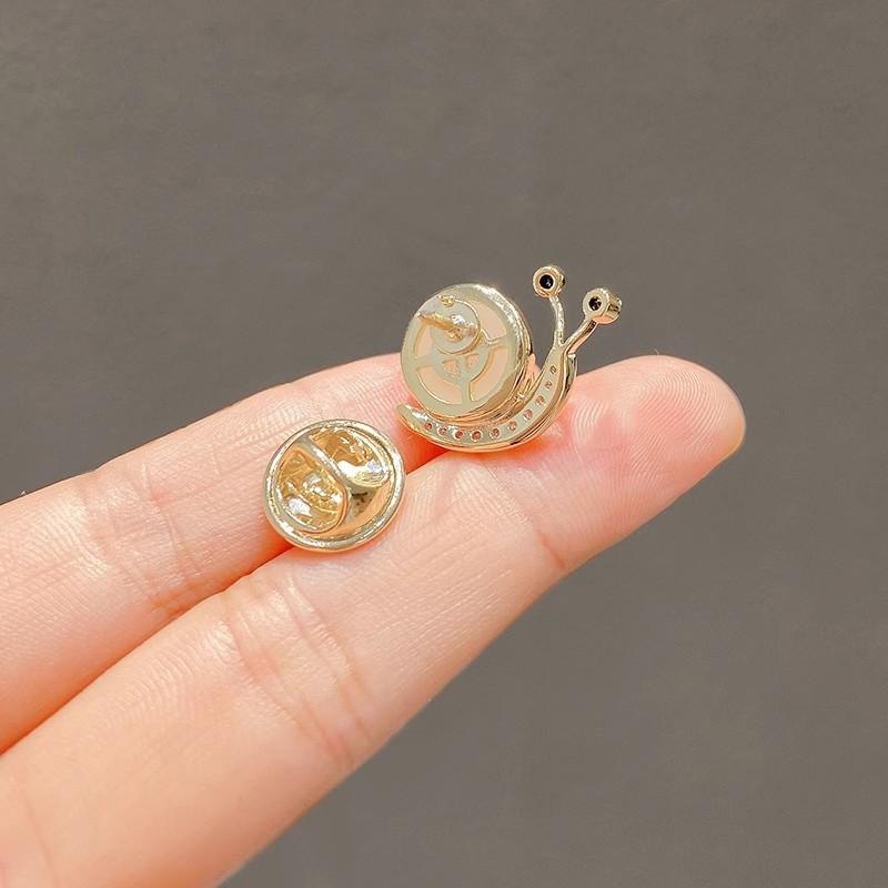 Cute Little Snail Brooch, Trendy and Unique Collar Pin, Anti-glare Pin, Collar Pin, Cardigan Sweater