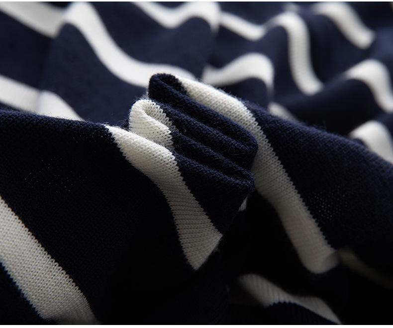 Black & White Striped Women's 100% Wool Long-Sleeve Round Neck Top