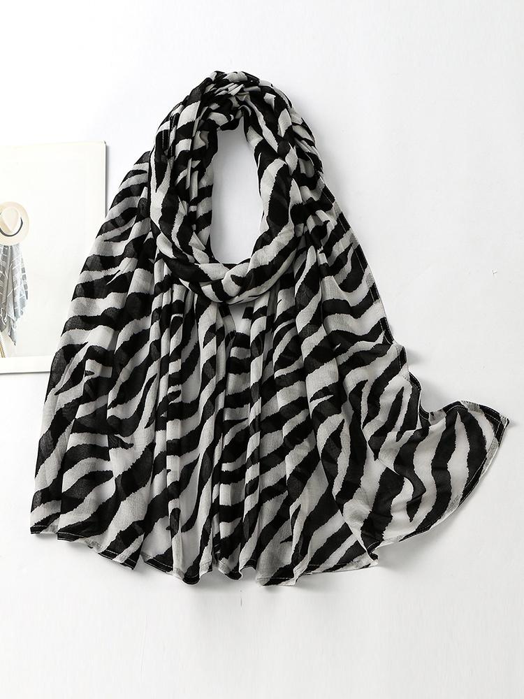 Elegant Women Retro Silk Scarf Leopard Zebra Print Wrap Shawl Lady Bandanas Hijab Beach Long Scarve Pareo Headscarf Fashion New