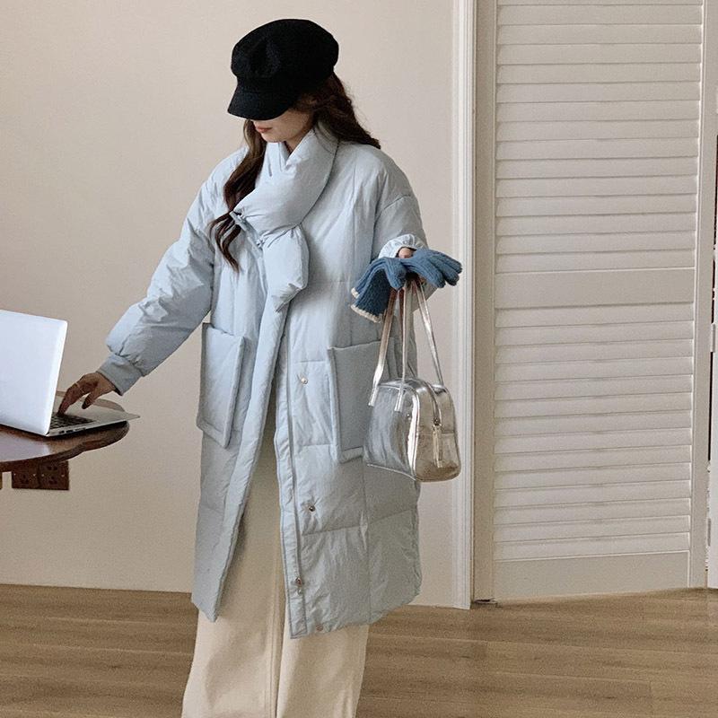 

Шарф Длинный Пуховик Женский 2025 Зима Корейский Милый Утолщенный Большой Карман Выше Колена Пуховик из Белого Утиного Пуха One Size небесно-голубой