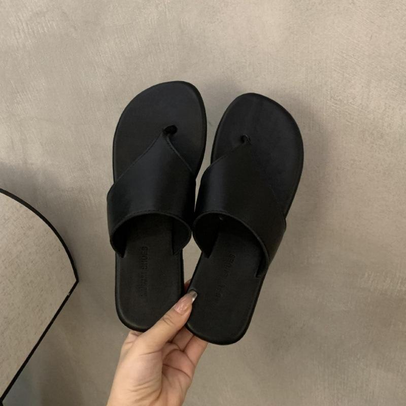 Popular 2025 women's summer round head flat bottom thick bottom comfortable foot flip-flops versatile slippers sandals