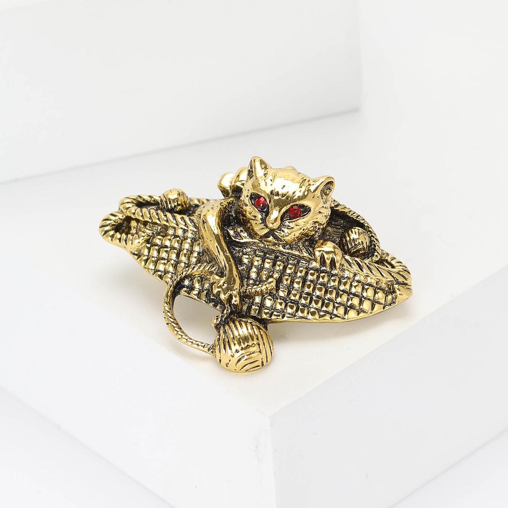 Fashion Retro Hydrangea Cat Brooch Exquisite Versatile Men'S And Women'S Coats Suit Corsage Accessories Animal Pins