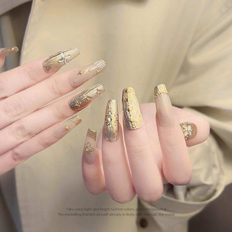 Vintage Nail Stickers Bronzing Gold Silver Nail Art Stickers Heart Nail Decals Nail Supply Nail Art Decoration for Women