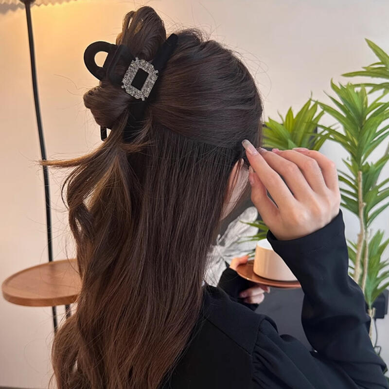 Sunny Twist Elegant Velvet Cubic Updo Hair Clip