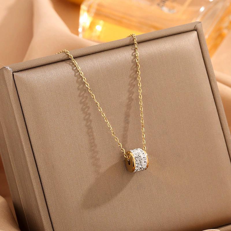 Minimalist Real Gold Necklace: Slim Waist, Diamond Clavicle Chain with Rotating Decompression Feature for Women