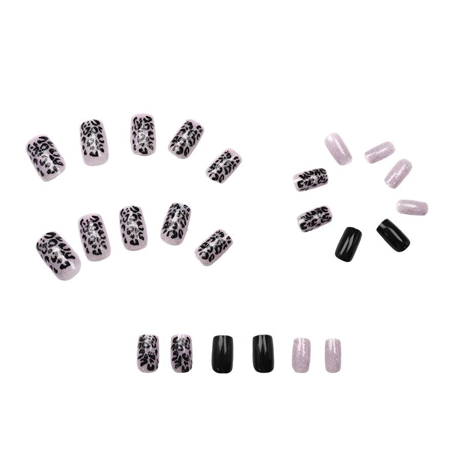 Leopard Print Color Block Manicure: Autumn/Winter Sweet & Cool Style, High-End Detachable Wearable Nails.