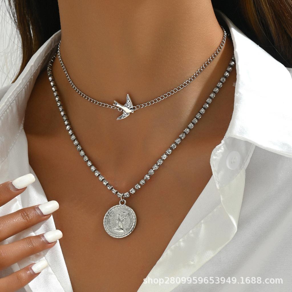 Vintage round brand pigeon collarbone necklace women, punk multi-layer beauty head jewelry, women's jewelry