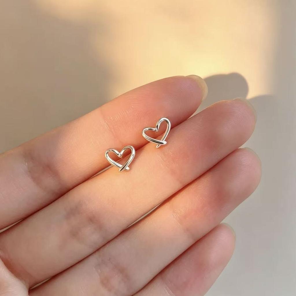 Hollow love stud earrings new trendy summer small exquisite ins design earrings earrings women