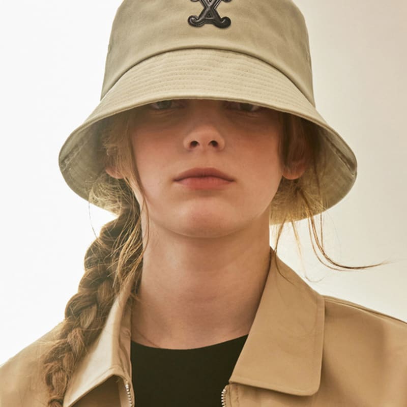 

Панама VARZAR VA с изогнутой нашивкой, бежевая FREE