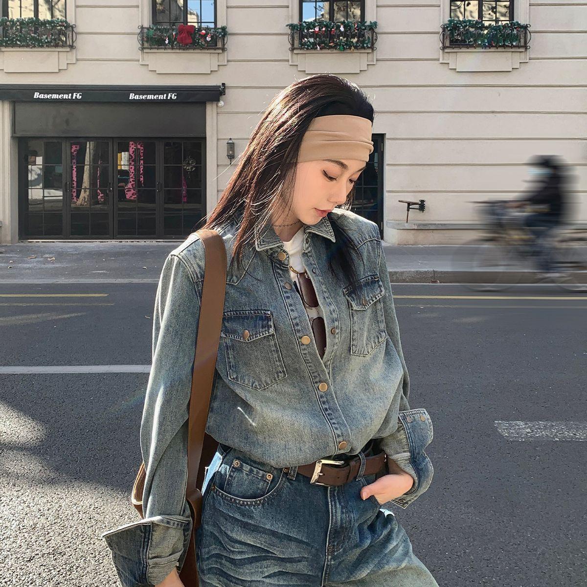 

Женская джинсовая куртка с пескоструйной обработкой - Весенний американский ретро-дизайн, свободный крой, универсальное нишевое пальто L джинсовый синий