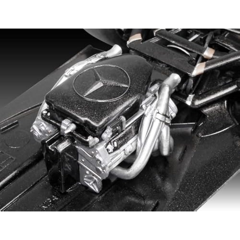 German Level German Level 1/24 McLaren Mercedes MP4-25 L. Hamilton R07096 Plastic Model