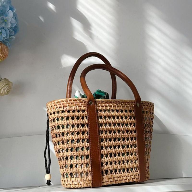 

2025 Women Handmade Bamboo Rattan Half-Moon Handbags Nordic Travel Vacation Beach Box Tote Bag Luxury Trend Woven Basket Bag коричневый