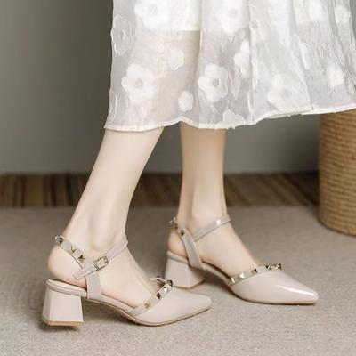 2025 Summer New French Thick Heel with Bag Head Sandals Women's Single Shoes Design Sense Niche Fashion High Heels