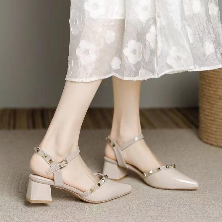 Single Shoe Design Sense Niche Fashion High Heels 2025 Summer New French Thick Heel Word with Bag Head Sandals Women