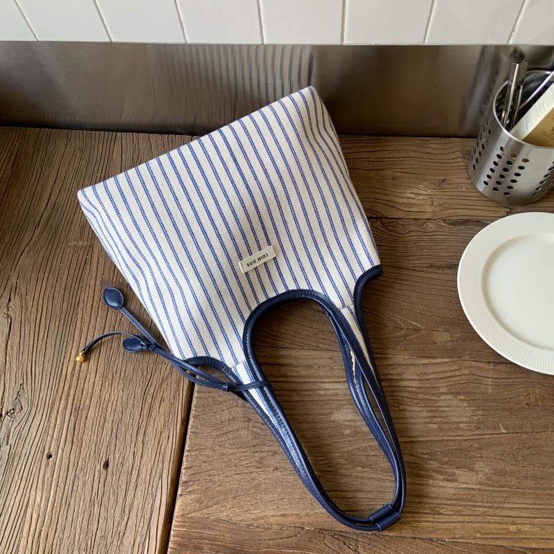 Striped canvas bag women's large-capacity new summer versatile shoulder bag college student class tote bag