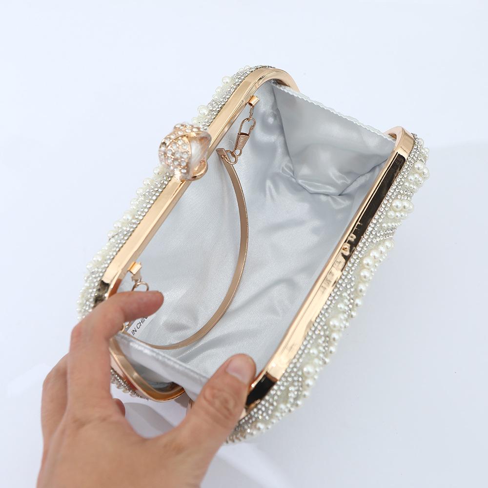 Women's Pearl Clutch: Sweet Ladylike Handbag with Teardrop Pearl Chain for Parties and Evenings