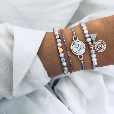 Set Braccialetti con Pietre e Nappe Turchesi Europei e Americani – Set da Quattro Pezzi alla Moda Stile Donna